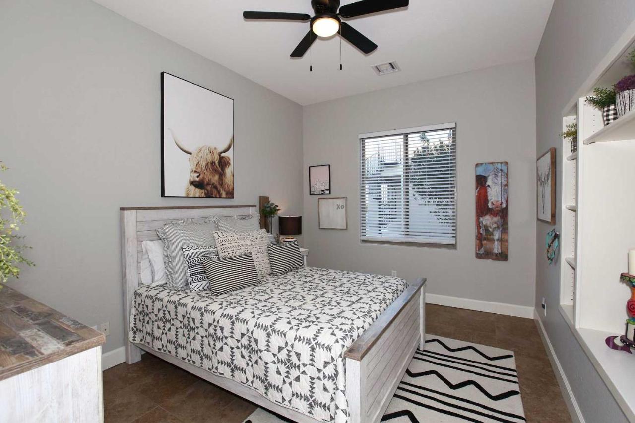 Adobe Arizona Home With City And Mountain Views Queen Creek Bagian luar foto